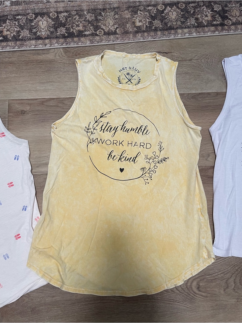 BUNDLE Tank Tops - Picture 3 of 4